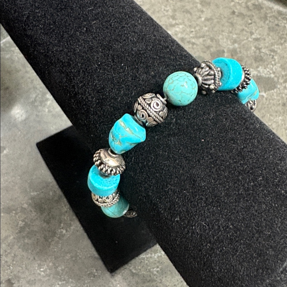 Turquoise and Silver Beaded Bracelet